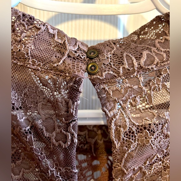 Ladies plus size dusty rose pink lace top from Maurices - Picture 4 of 8